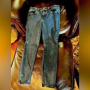 Super cute Ann Taylor denim jeans.